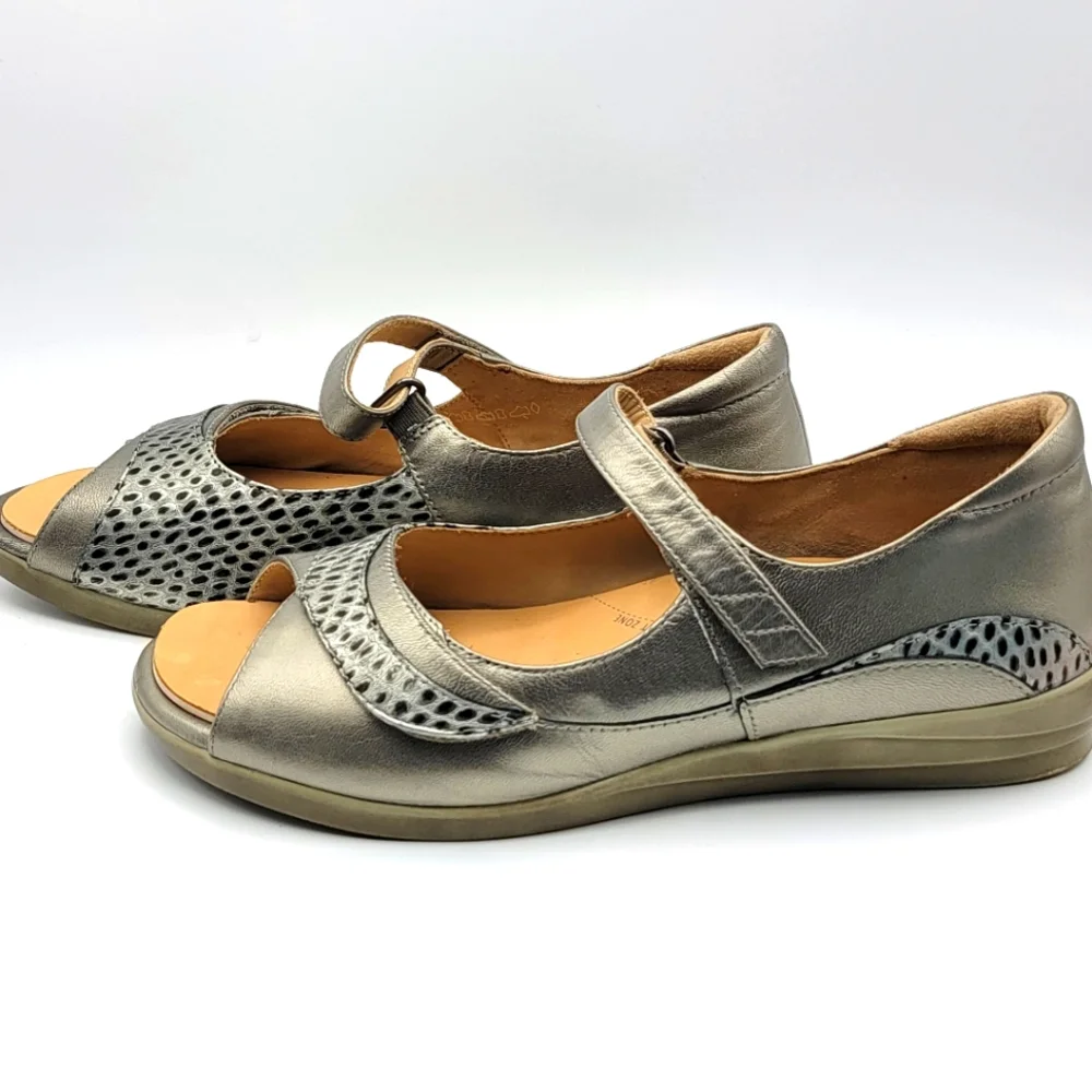 Ziera Stylish Women's‎ Silver Peep-Toe Shoes Size 42W; US 11.5. #1484
